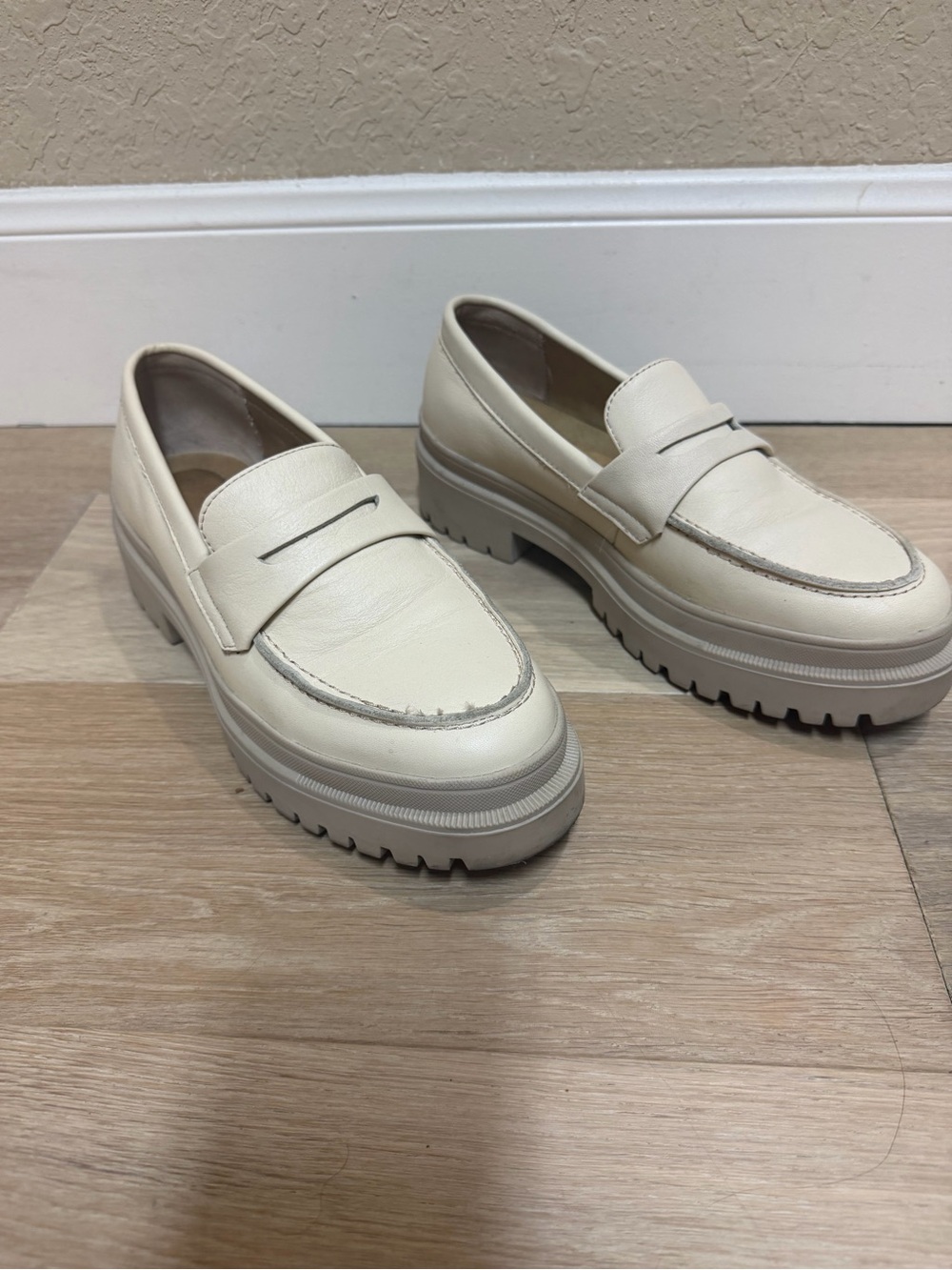 Patina Zoe cream leather loafers size 8.5